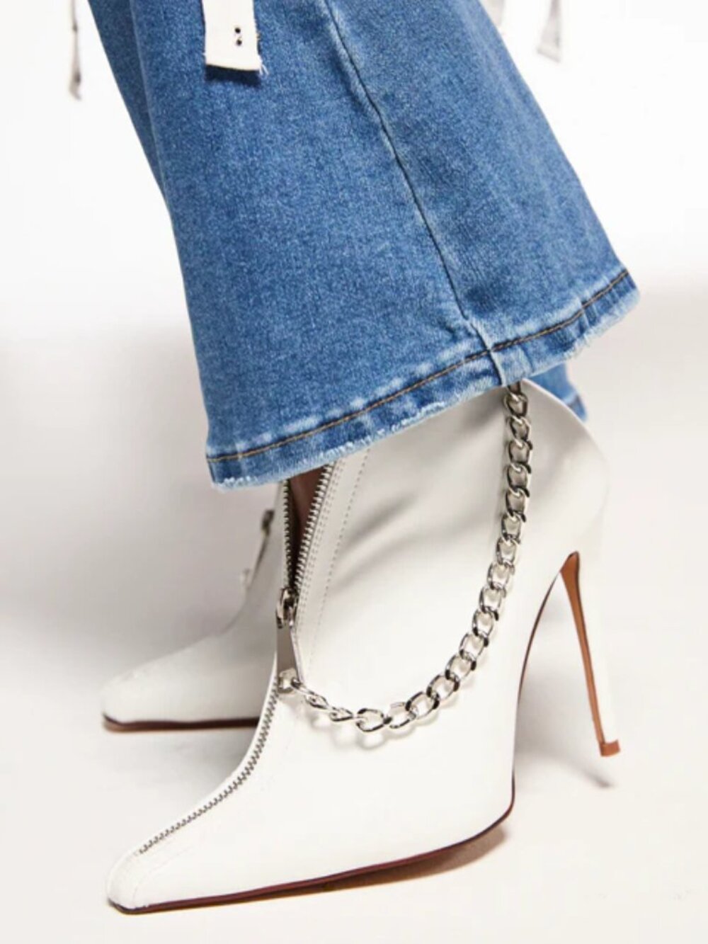 AZALEA WANG SAGITTA WHITE STILETTO PUMP 8.5
